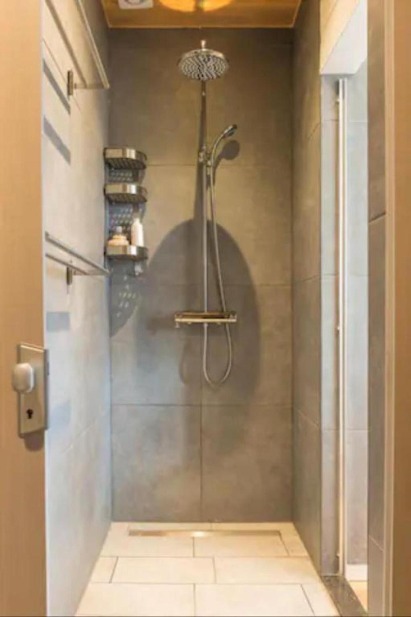 Ground Floor And Twin Bedroom In Luxurious Villa With Beautiful Garden Very Near Tue And Centre 에인트호번 외부 사진